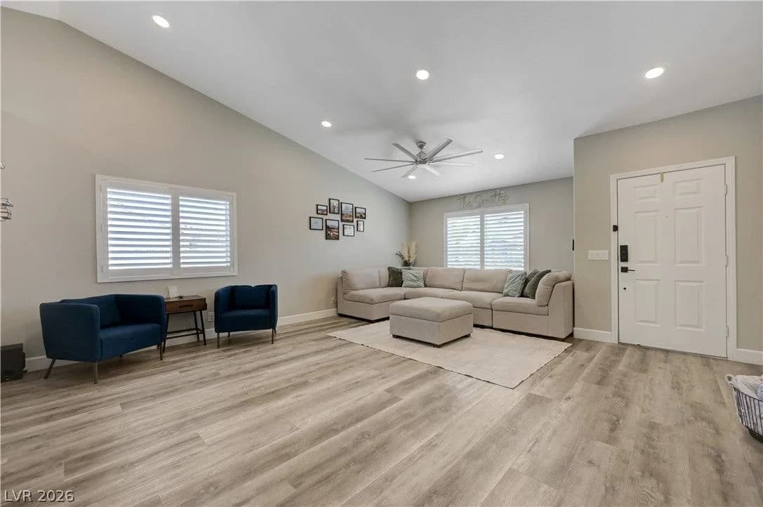 5101 Maverick Street photo 5