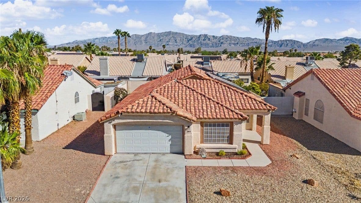 2054 Cardigan Avenue photo 4