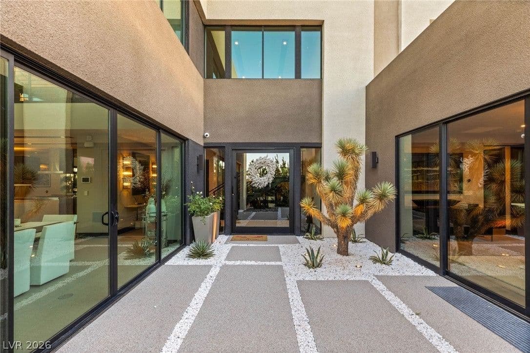 12 Desert Lake Lane photo 4