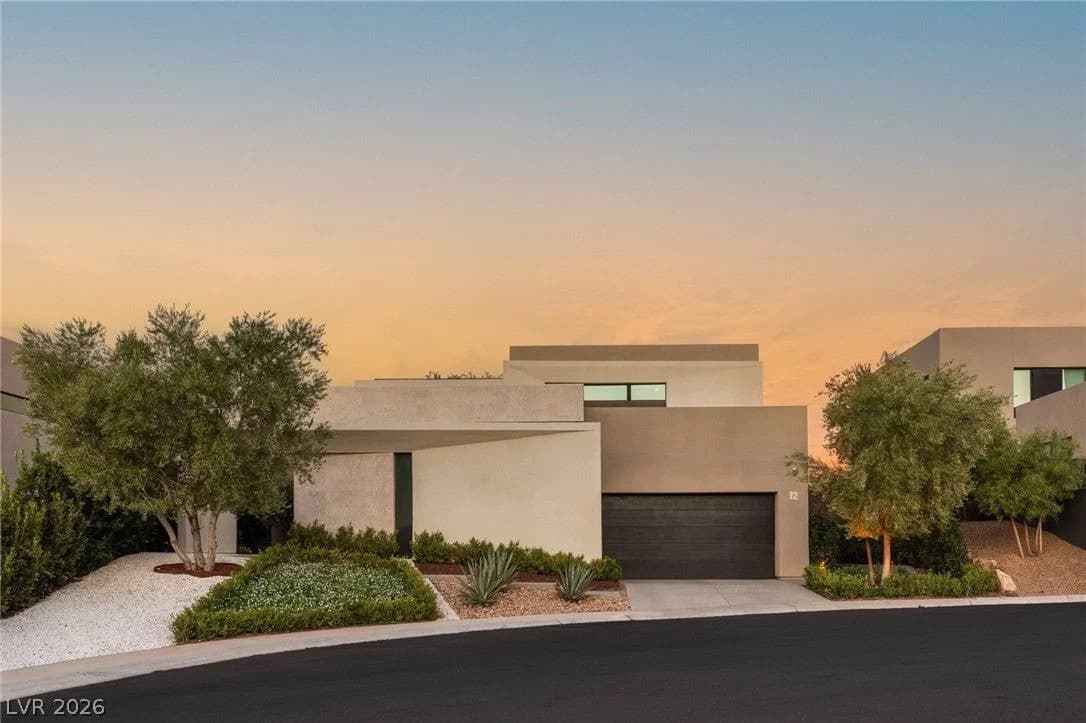 12 Desert Lake Lane photo 2