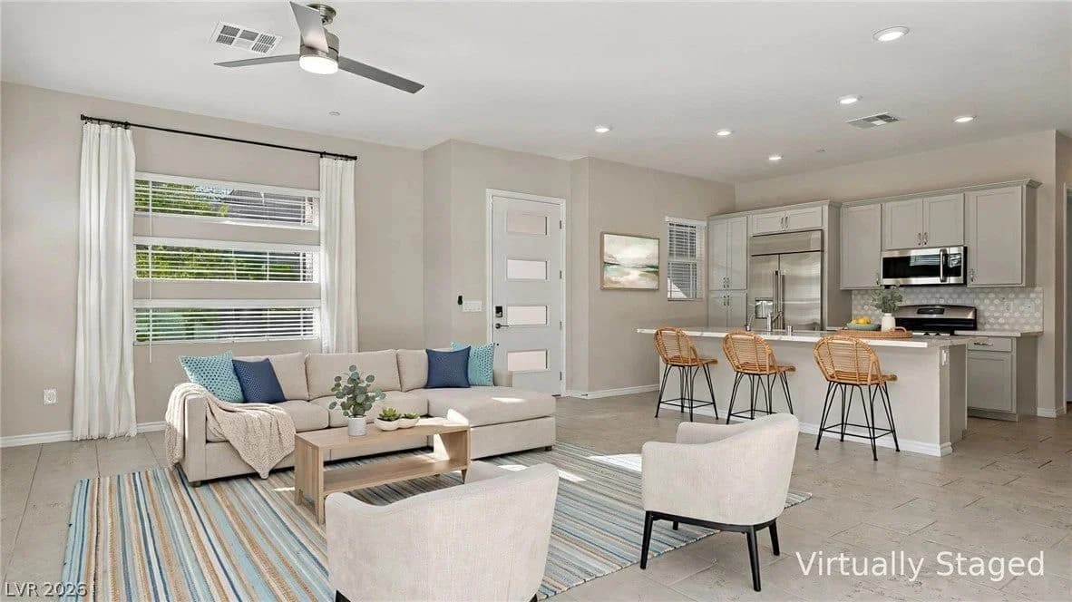 929 Silverfir Court photo 4