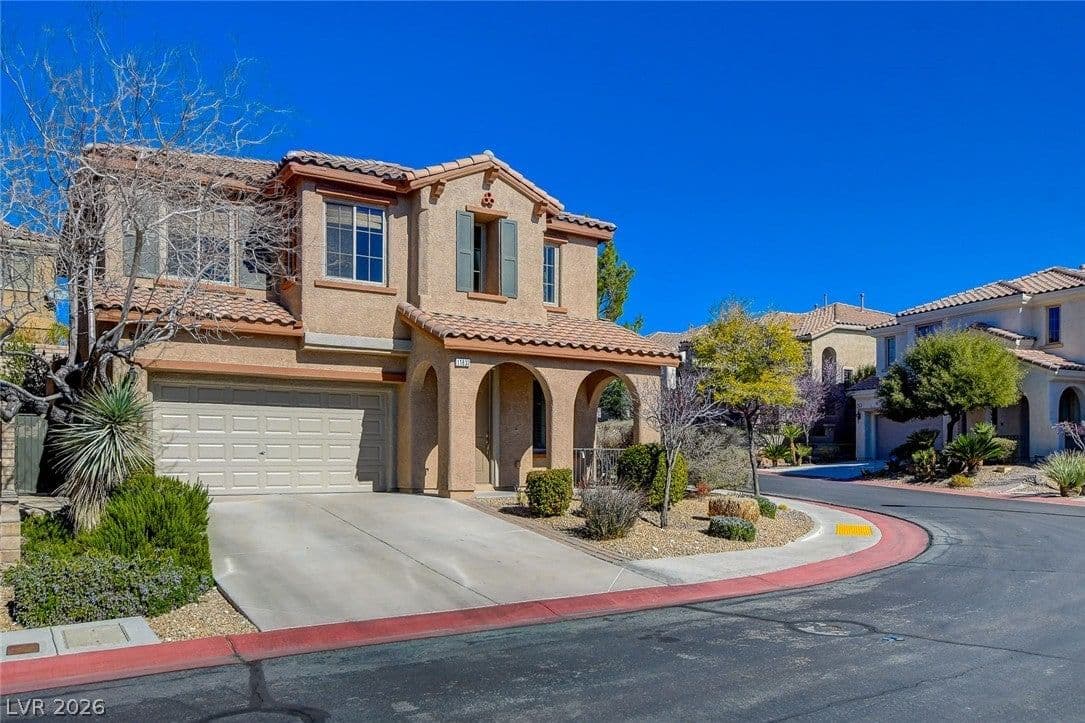 11832 Barcinas Lane photo 3
