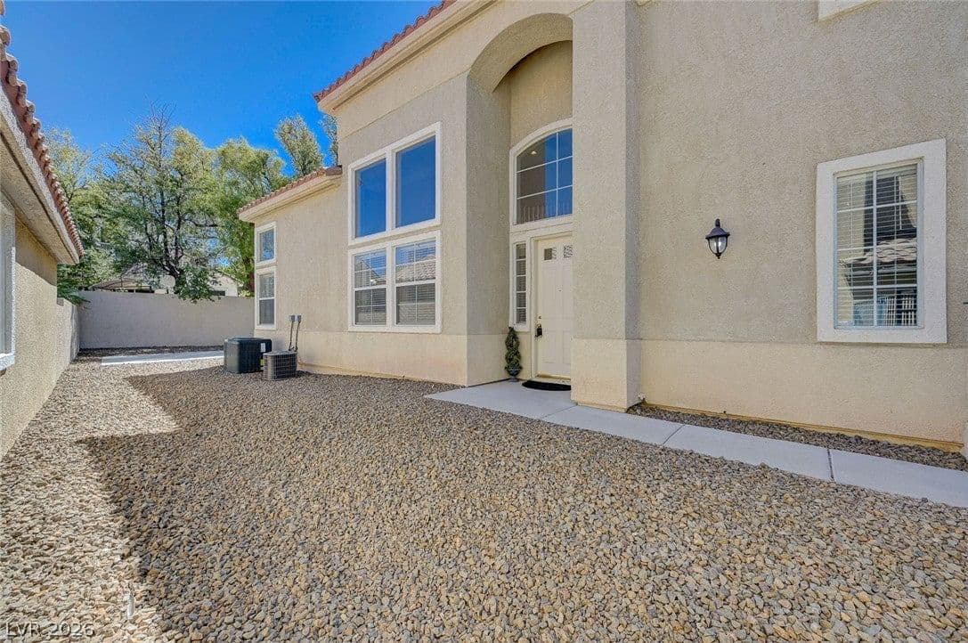 1336 Fox Acres Drive photo 3