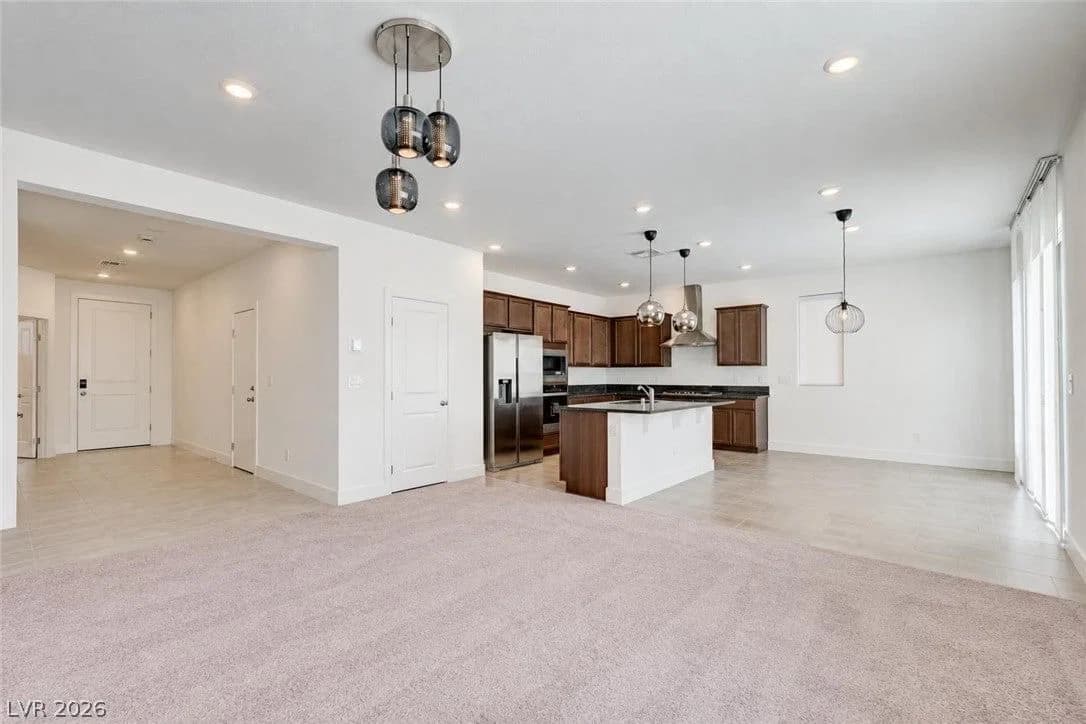 7823 Lacemaker Court photo 2