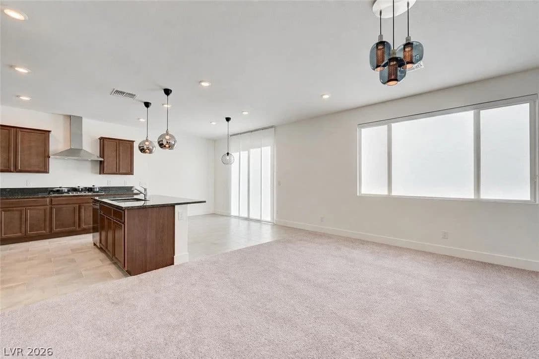 7823 Lacemaker Court photo 3