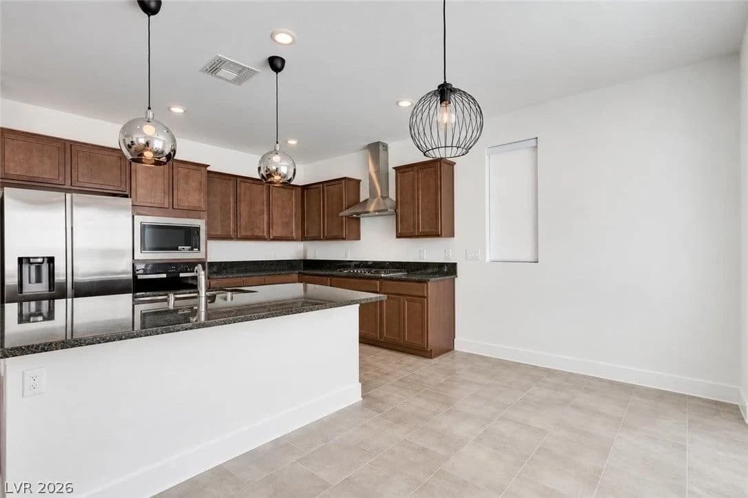 7823 Lacemaker Court photo 4