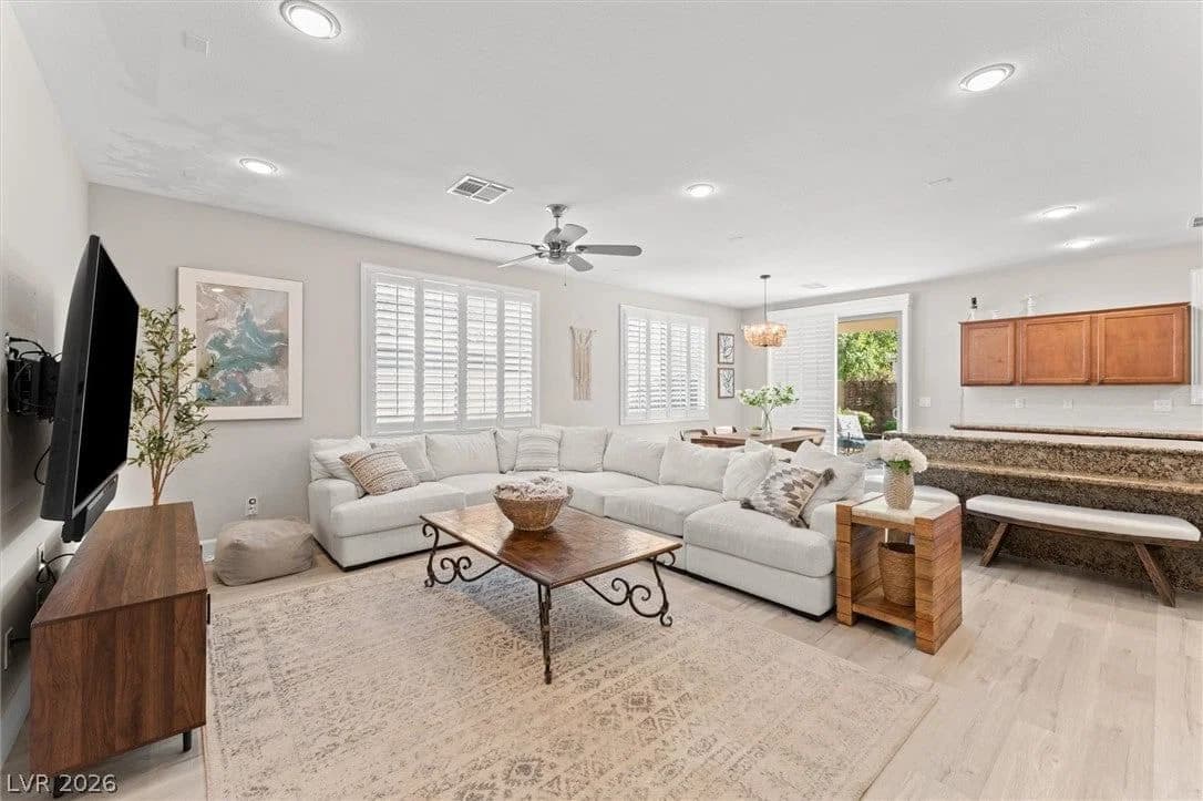 1060 Via Nandina Place photo 3