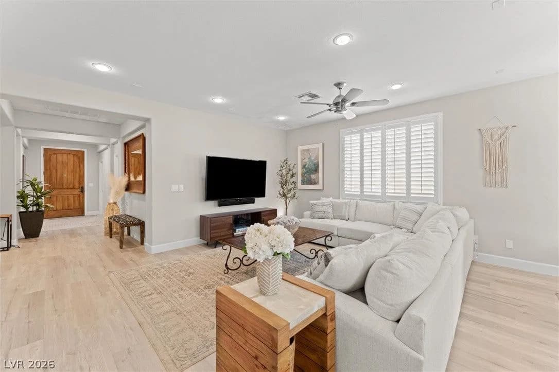 1060 Via Nandina Place photo 4