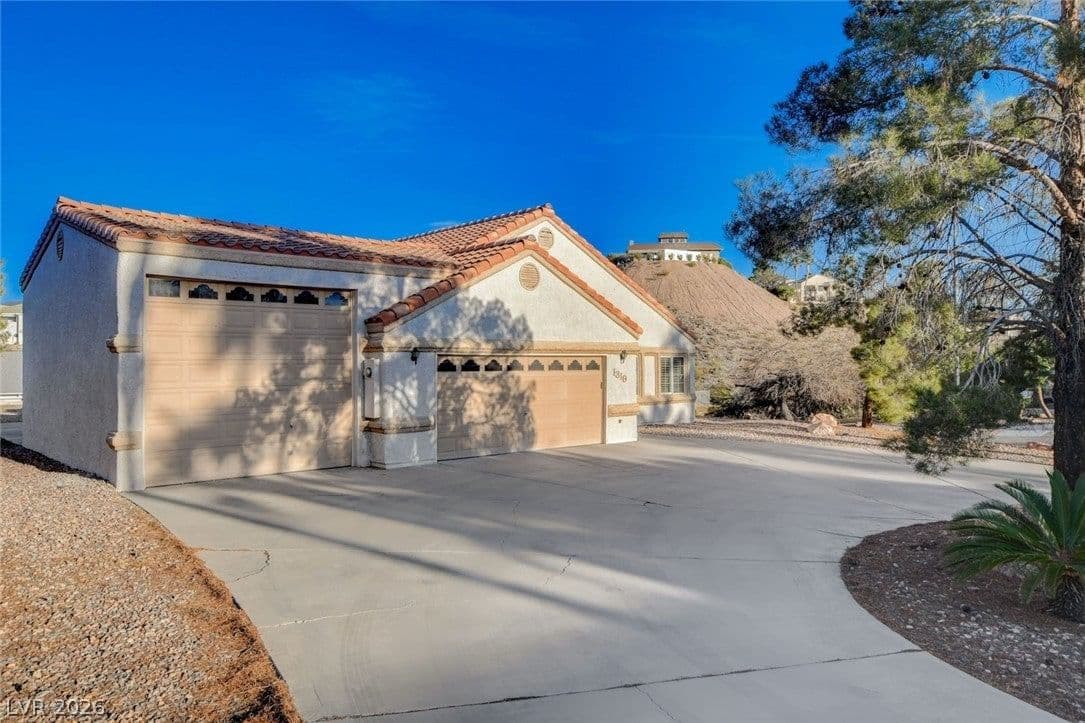 1319 Highland Court photo 4