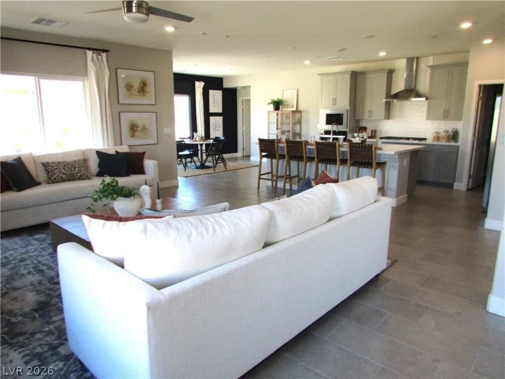 1048 Gentle Swan Street photo 3