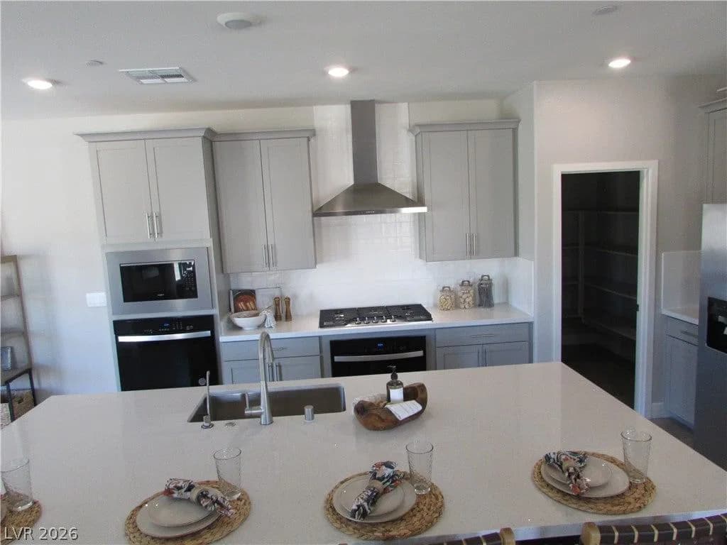 1048 Gentle Swan Street photo 4