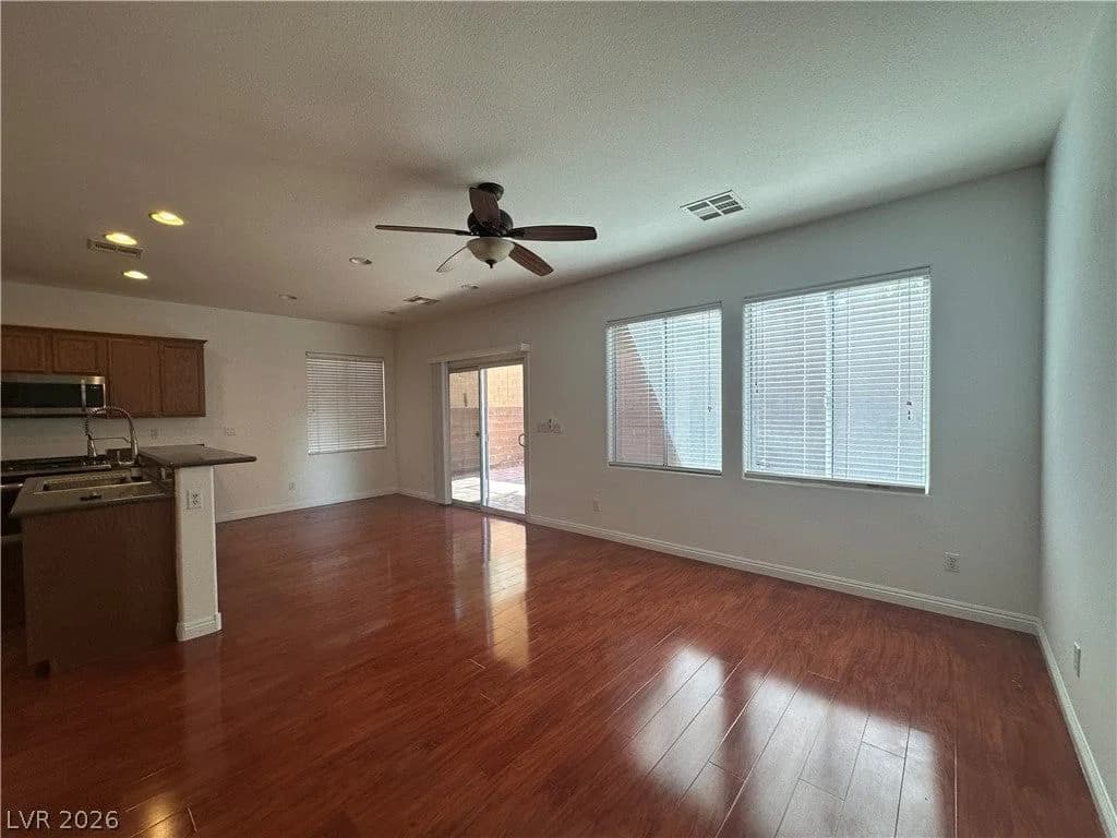 9761 Plane Tree Court photo 3