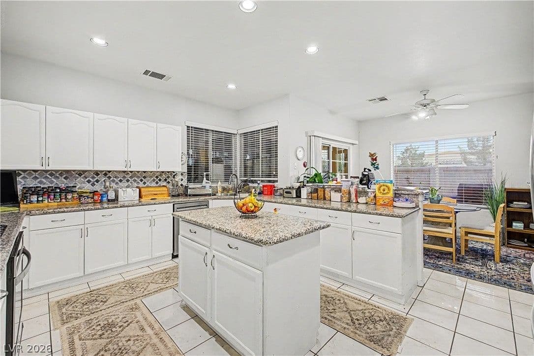 7741 Crenshaw Way photo 5
