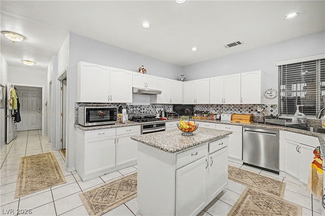 7741 Crenshaw Way photo 4