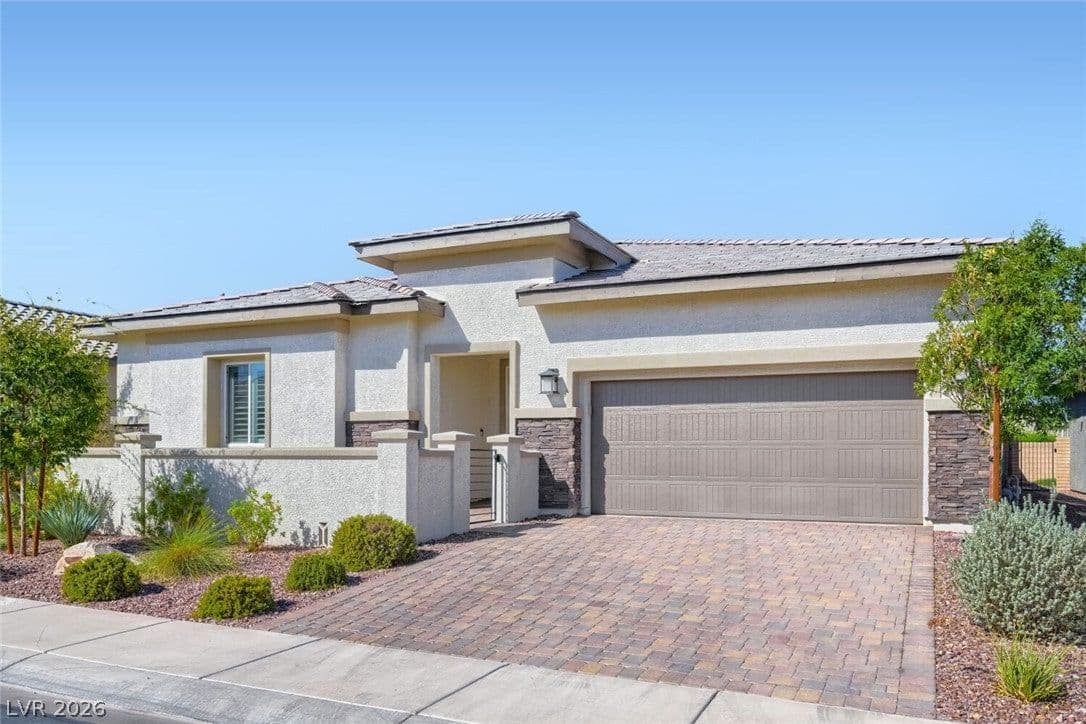 617 Comodo Street