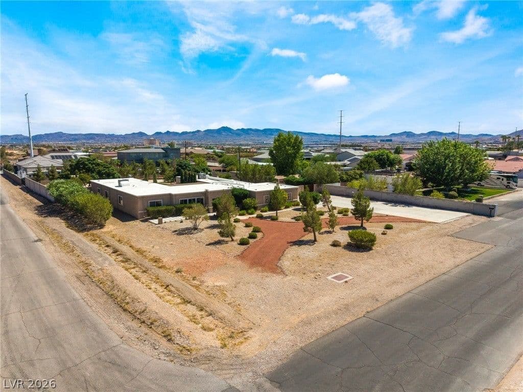 9120 Mohawk Street photo 2