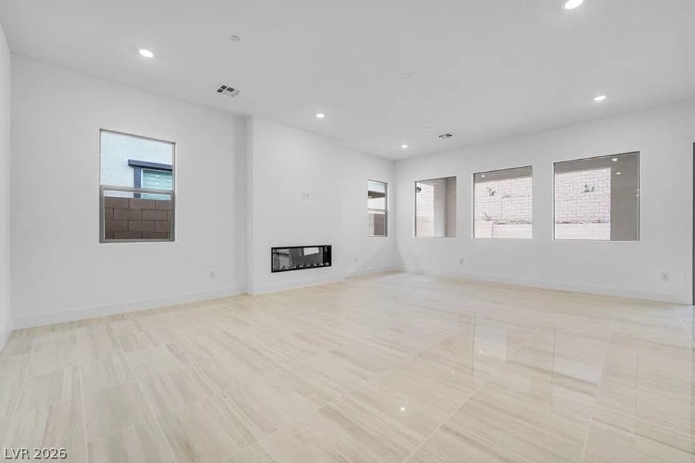 366 Tigullio Avenue photo 3