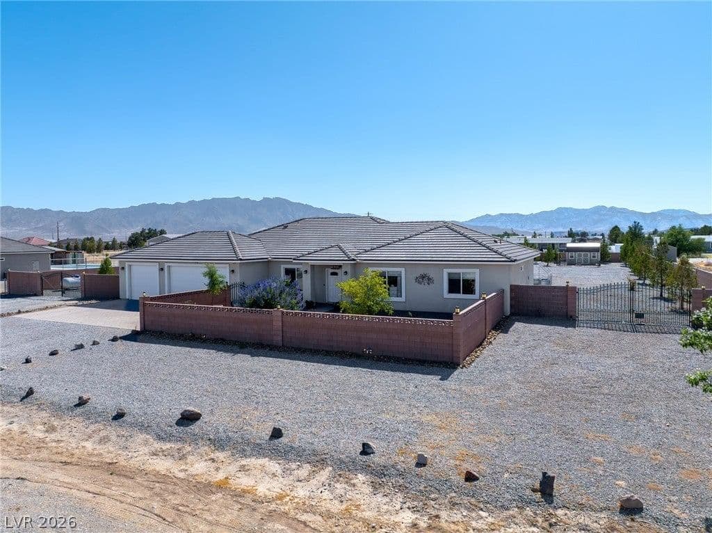 3660 Rebel Avenue photo 2