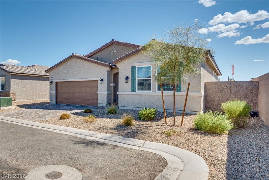4715 Tindra Avenue photo 2