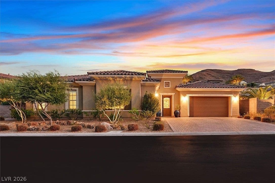 21 GRAND MASTERS Drive photo 2
