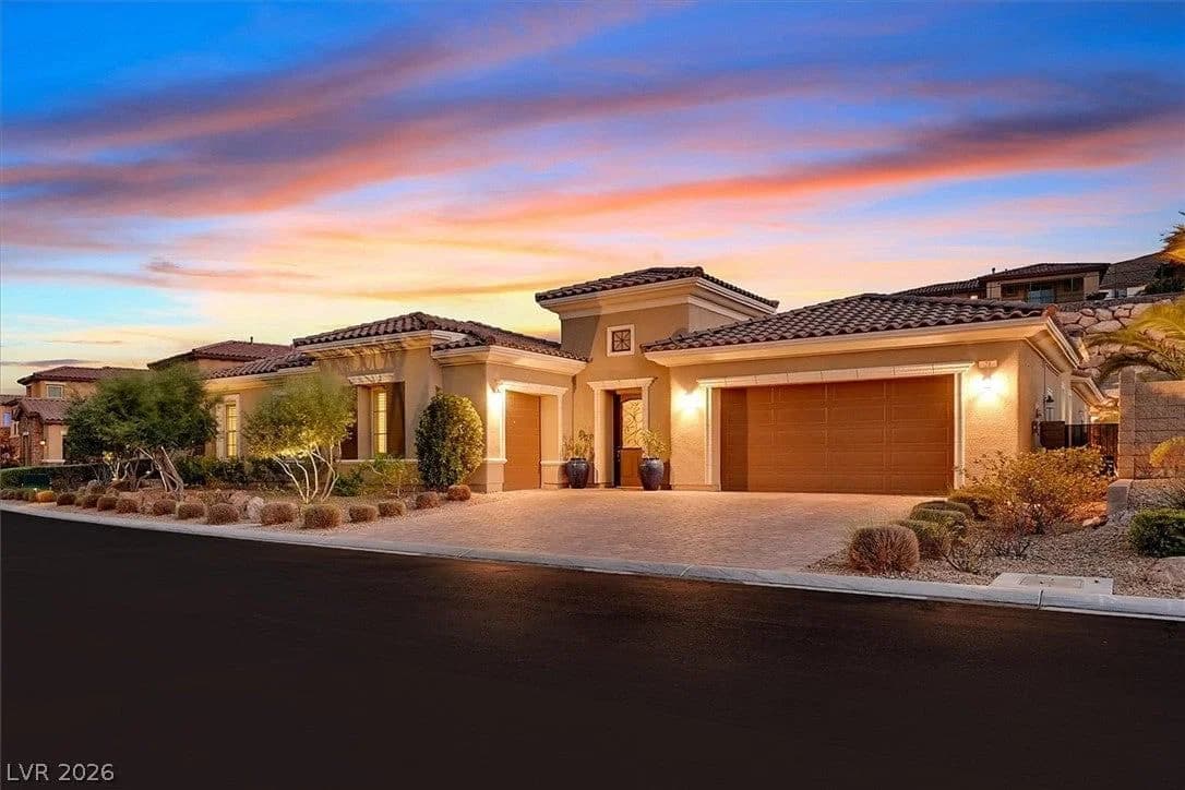 21 GRAND MASTERS Drive photo 3