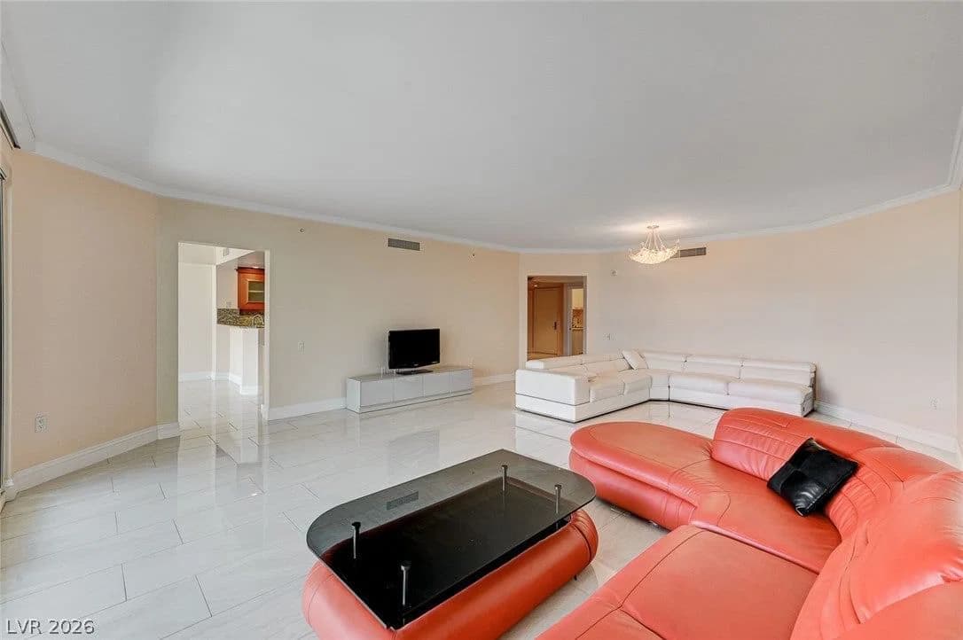 2777 Paradise Road photo 5
