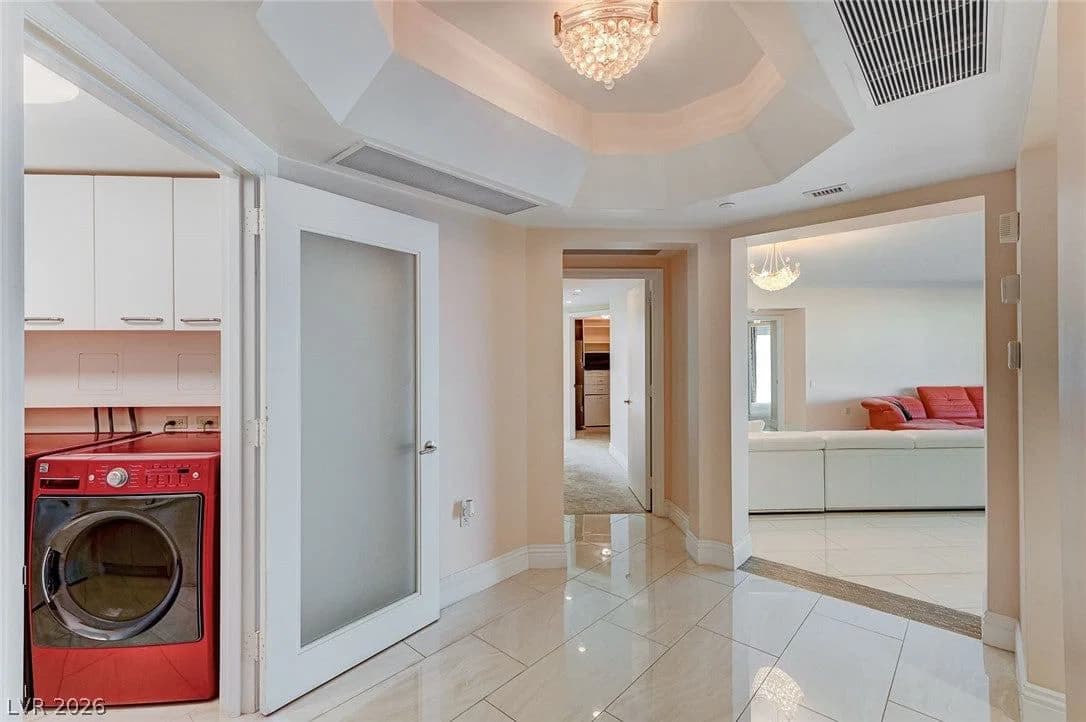 2777 Paradise Road photo 2