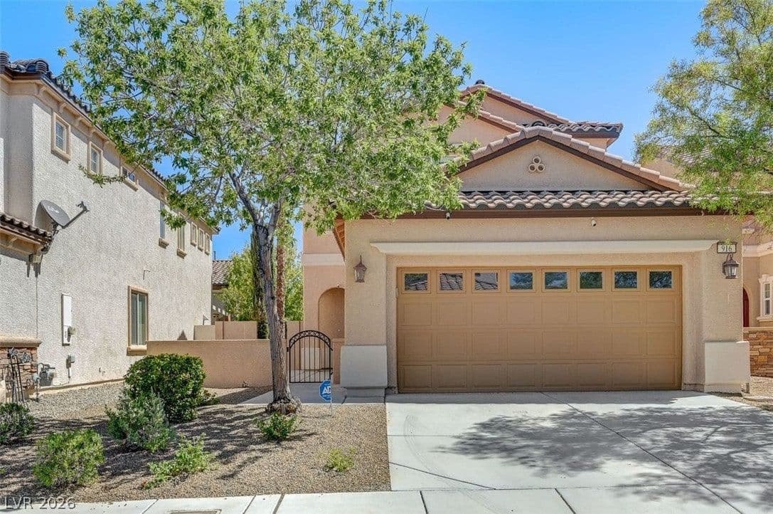916 Baronet Drive photo 2
