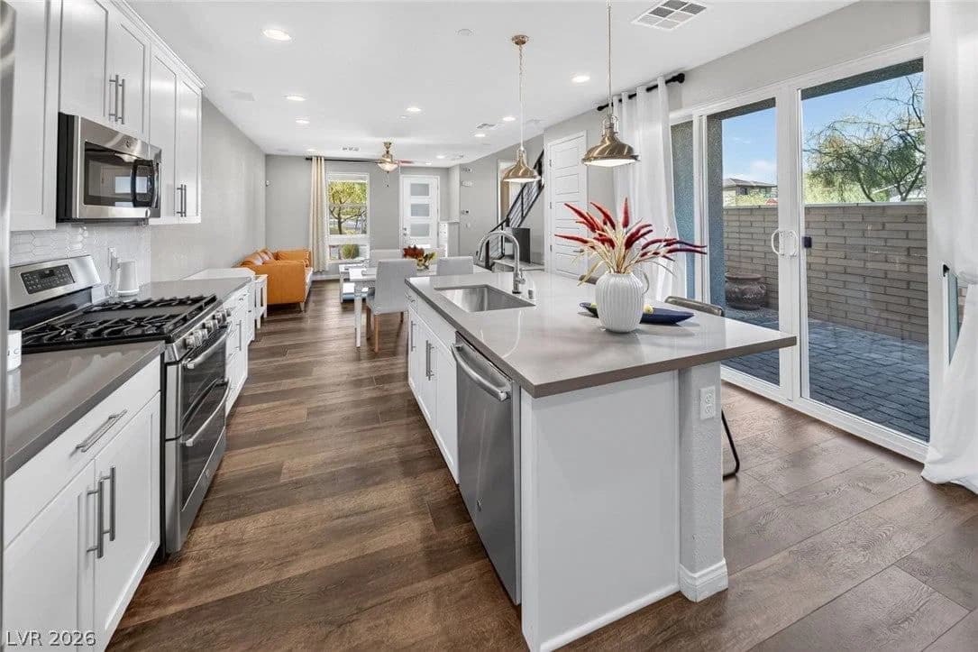 208 Alla Breve Avenue photo 2