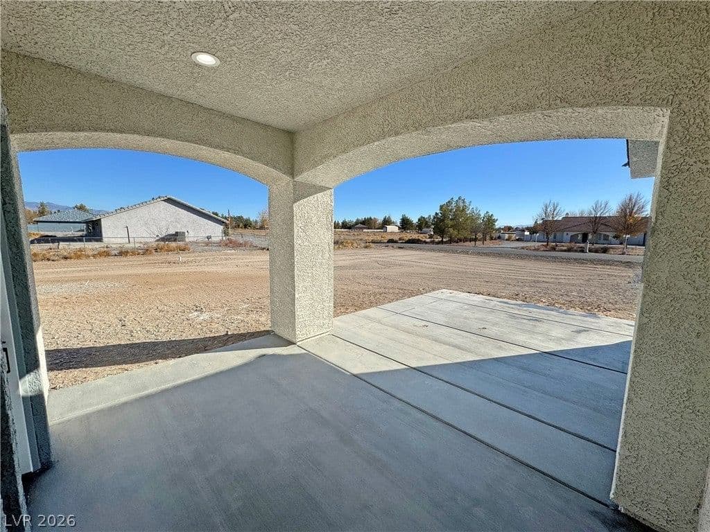 2111 Carnation Way photo 3