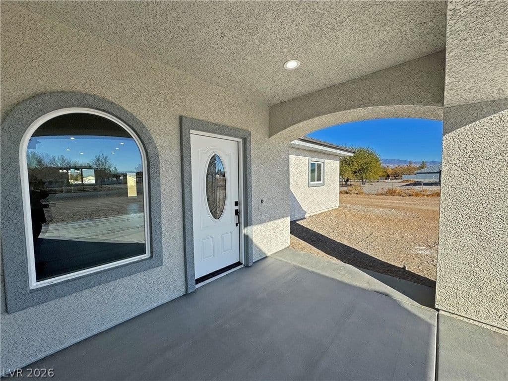 2111 Carnation Way photo 4