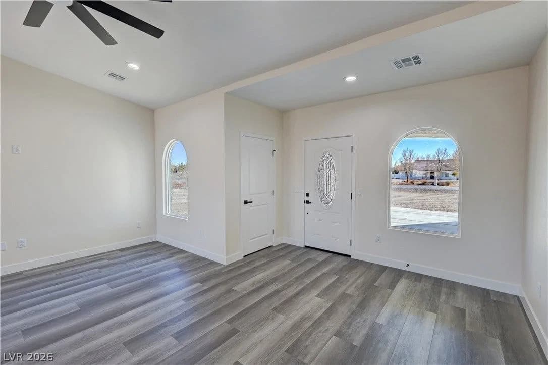 2111 Carnation Way photo 5