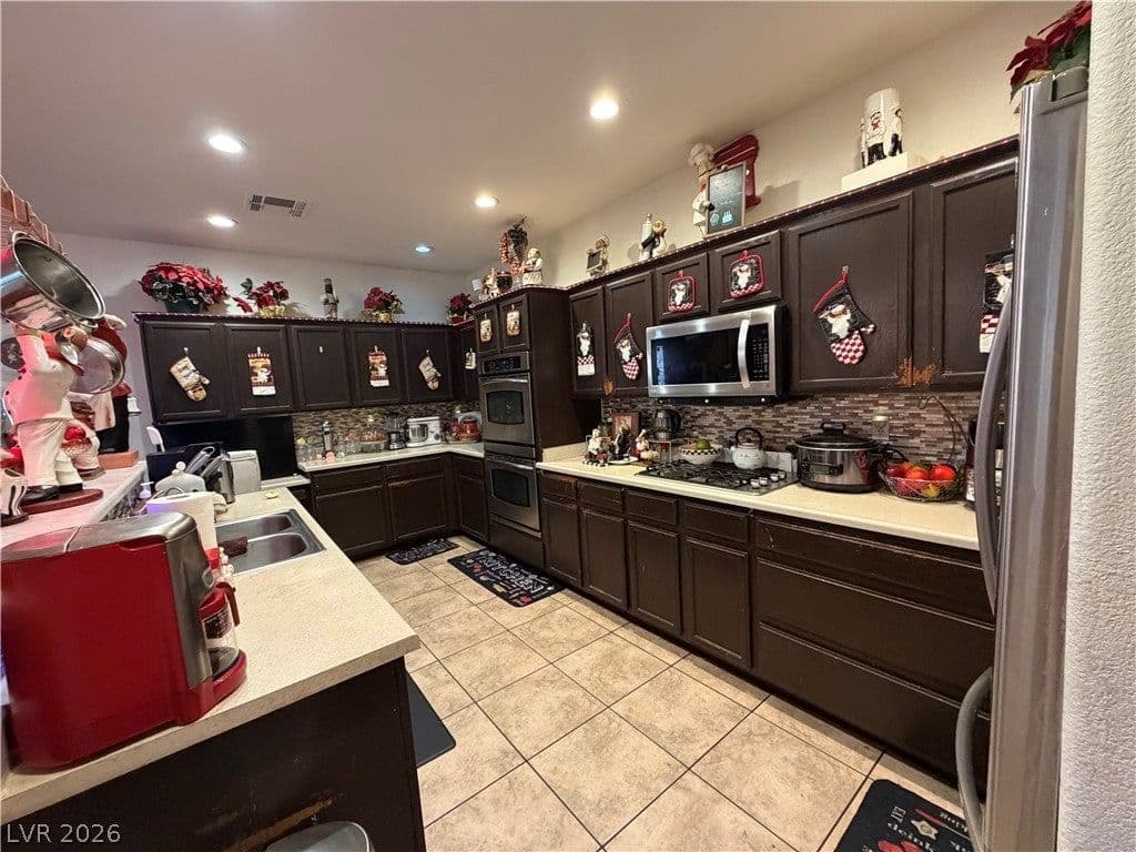3540 Rubio Sun Avenue photo 2