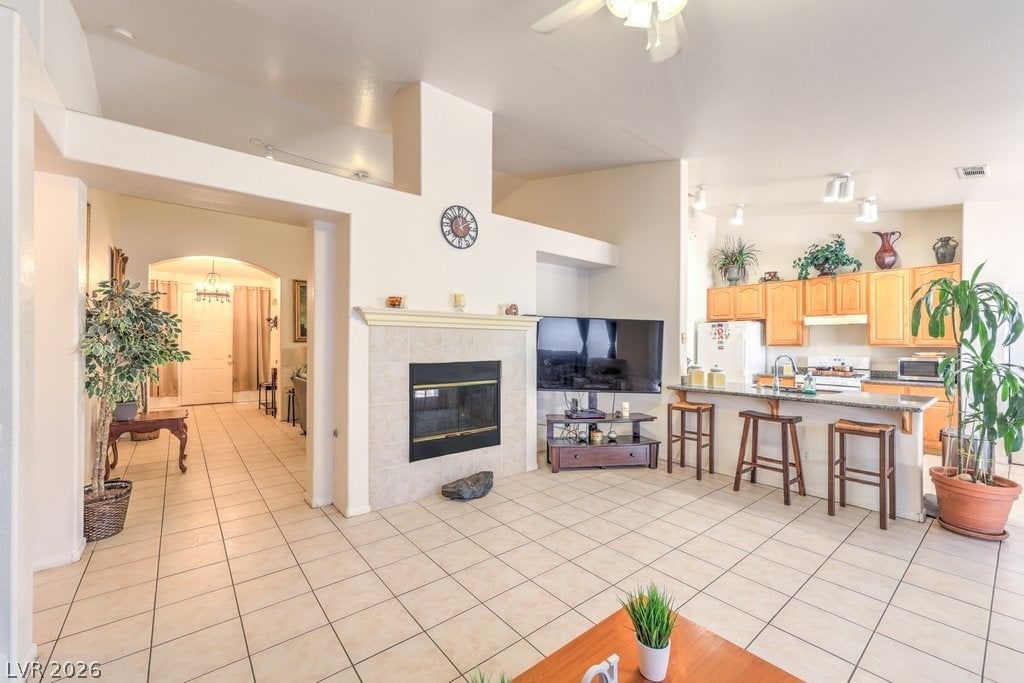 8628 Highland View Avenue photo 2