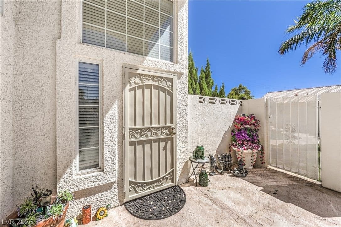 5712 Emperor Way photo 5