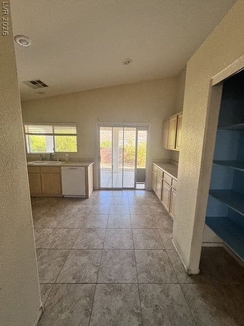 2280 Chestnut Ranch Avenue photo 4