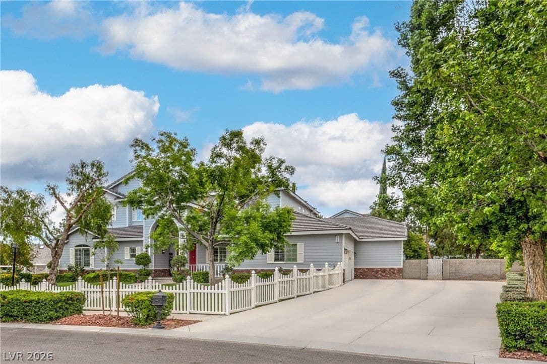 7480 Grassy Field Court photo 2