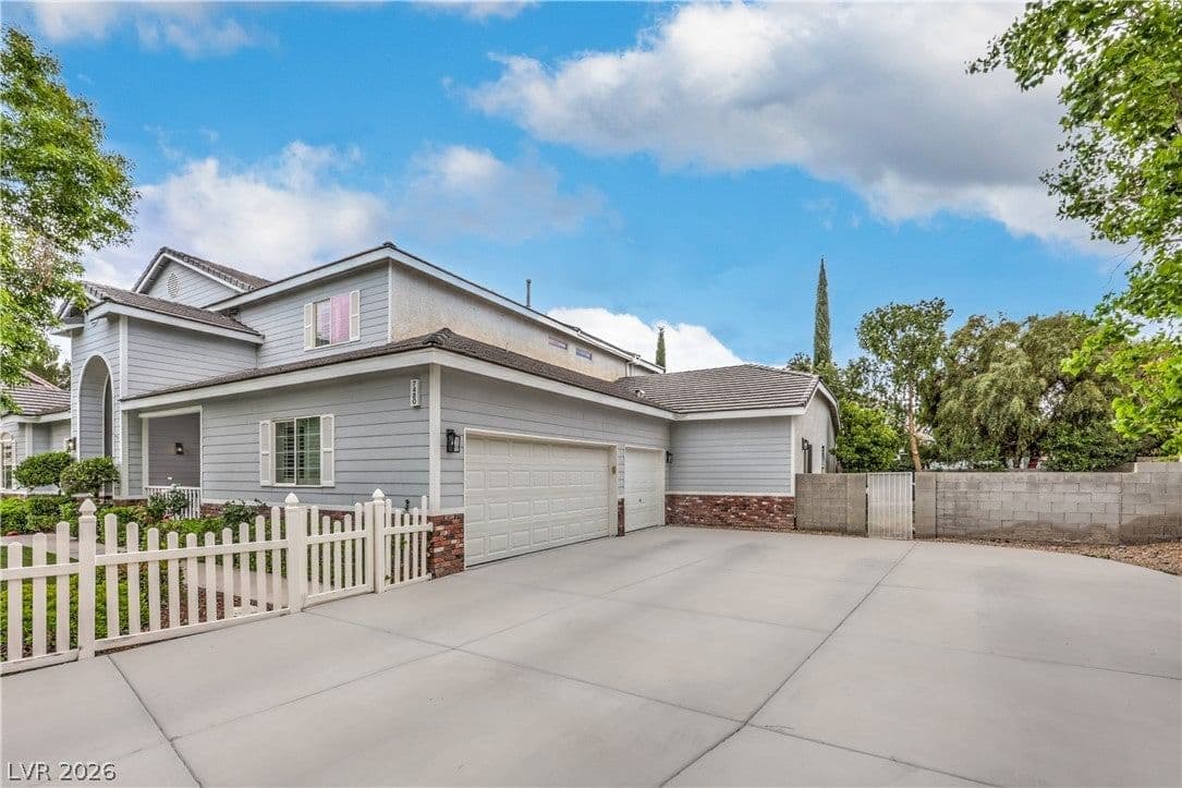 7480 Grassy Field Court photo 3