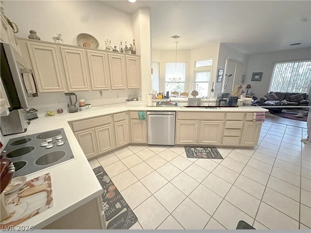 2936 Hawksdale Drive photo 4