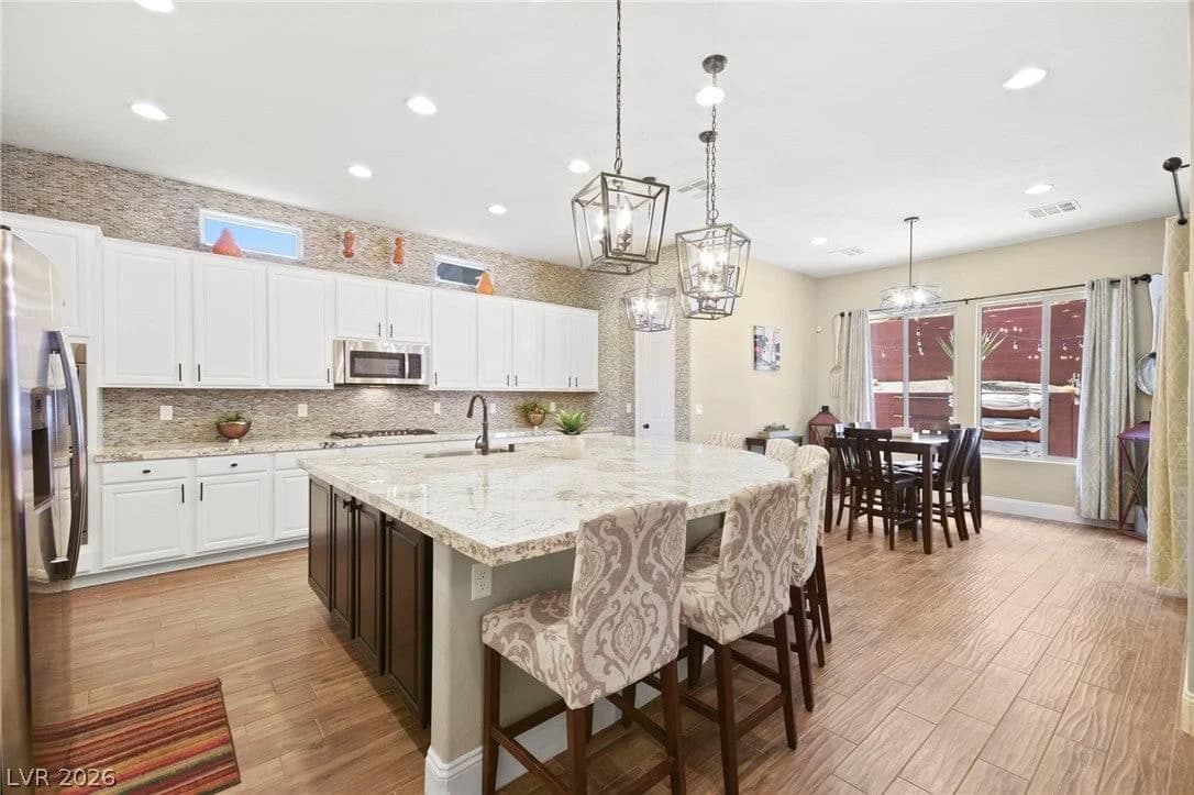 5523 Kyle Peak Court photo 4