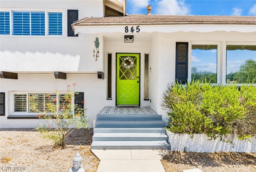845 Kenny Way photo 2