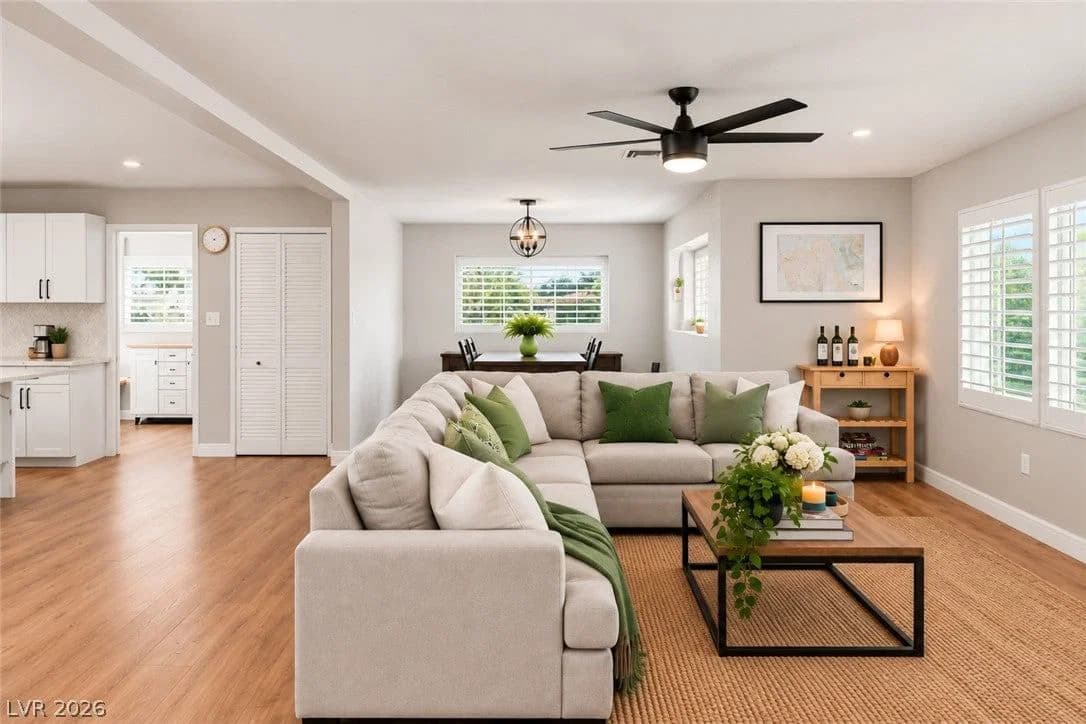 845 Kenny Way photo 4