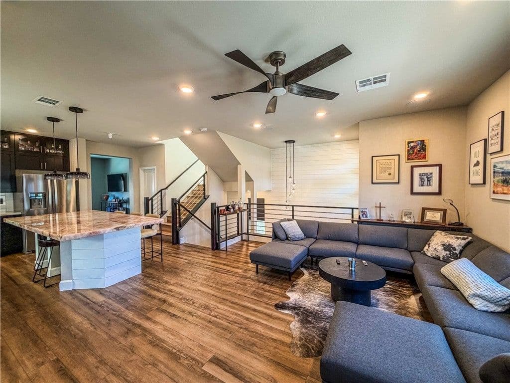 8160 Eaton Hill Street photo 3