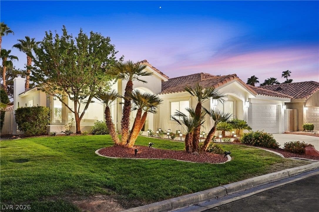 1612 Hidden Spring Drive photo 2