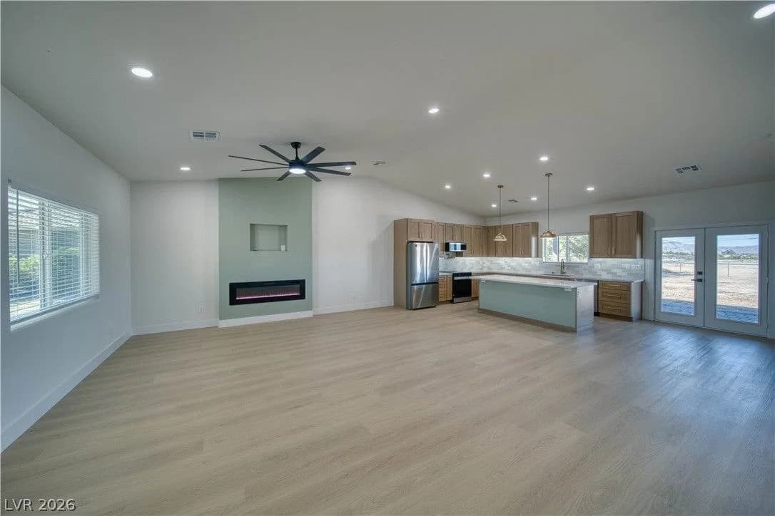 2520 Yakima Avenue photo 2