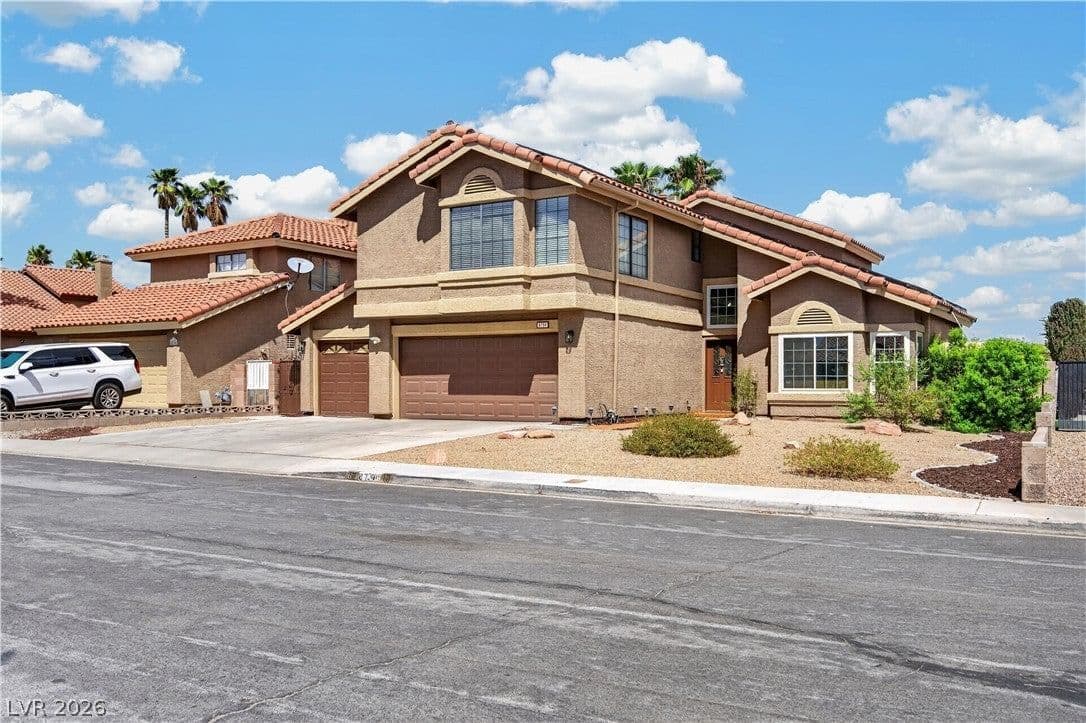 4750 Beaconsfield Street photo 3