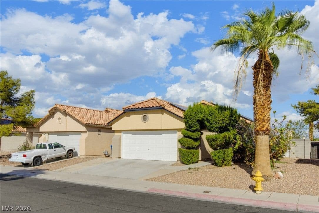 1904 Betsy Ross Drive photo 2