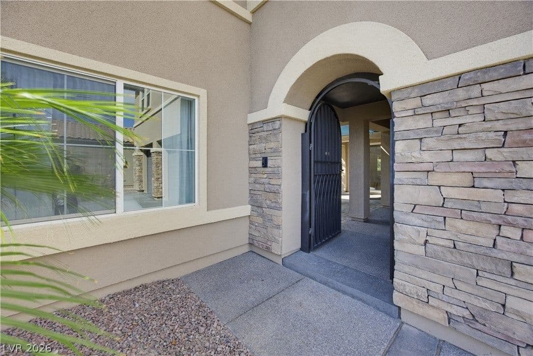 8565 Killians Greens Drive photo 5