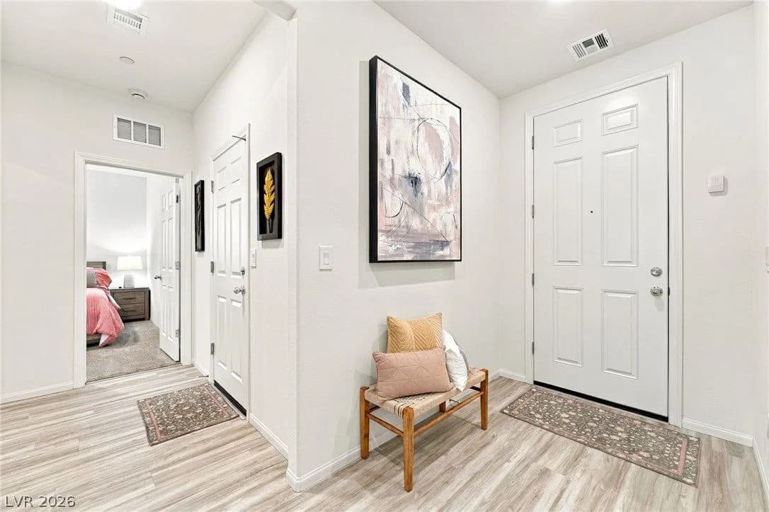 10933 Cilantro Avenue photo 4