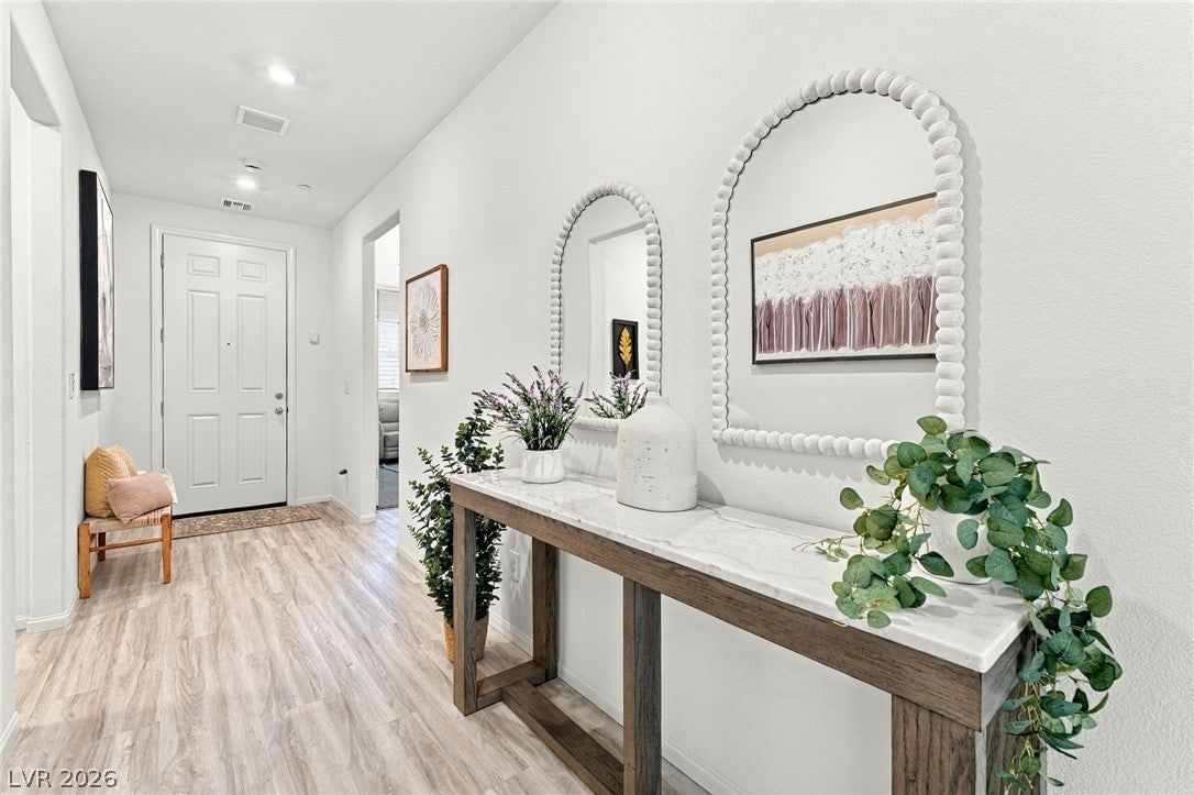 10933 Cilantro Avenue photo 5
